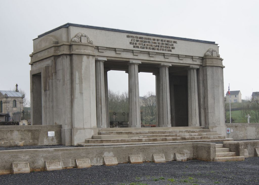 Restauriertes deutsches Denkmal in Sedan